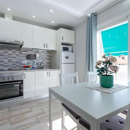 Apartament 523 Las Terrazas Chic Apartment, Free Wi Fi Pool *