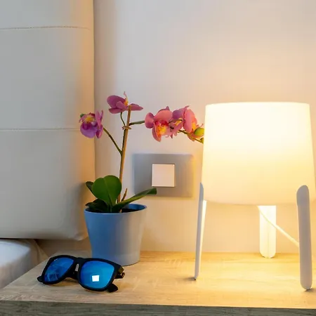 523 Las Terrazas Chic Apartment, Free Wi Fi Pool * Playa de las Americas (Tenerife)